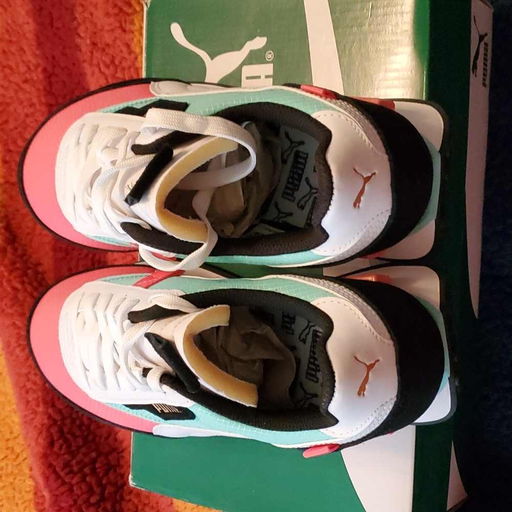 PUMA - Picture 4 of 6